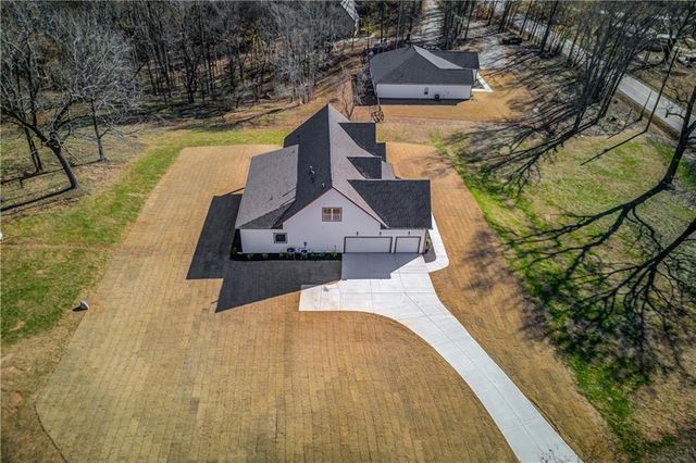30 River Overlook Way, Jefferson, GA 30549