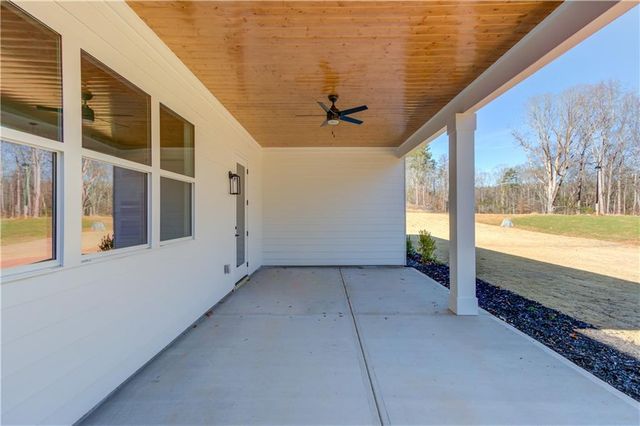 30 River Overlook Way, Jefferson, GA 30549