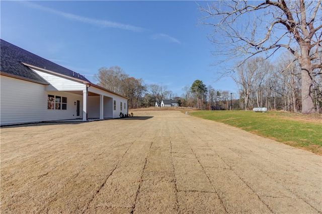 30 River Overlook Way, Jefferson, GA 30549