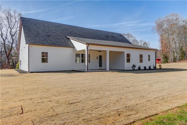 30 River Overlook Way, Jefferson, GA 30549