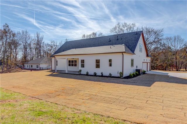 30 River Overlook Way, Jefferson, GA 30549