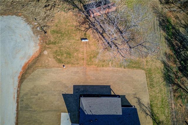 30 River Overlook Way, Jefferson, GA 30549