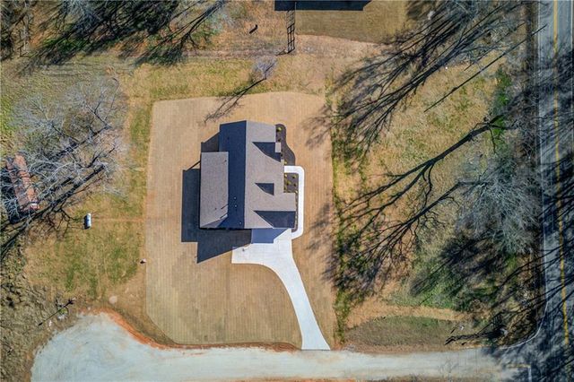 30 River Overlook Way, Jefferson, GA 30549