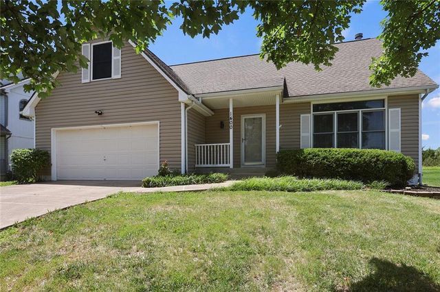 1400 SW Pacific Drive, Lee's Summit, MO 64081