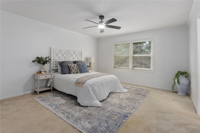1400 SW Pacific Drive, Lee's Summit, MO 64081