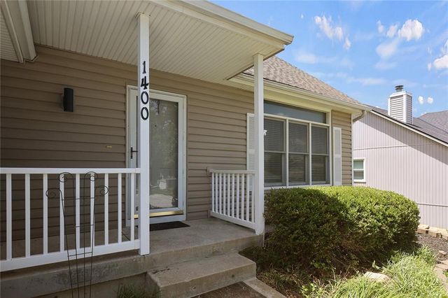 1400 SW Pacific Drive, Lee's Summit, MO 64081
