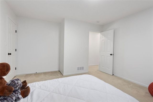 1400 SW Pacific Drive, Lee's Summit, MO 64081
