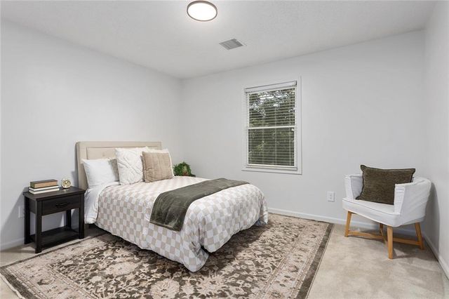 1400 SW Pacific Drive, Lee's Summit, MO 64081
