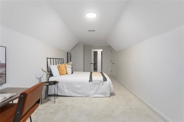 1400 SW Pacific Drive, Lee's Summit, MO 64081