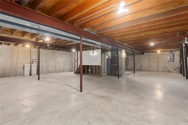 1400 SW Pacific Drive, Lee's Summit, MO 64081