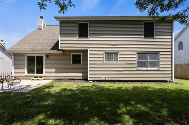 1400 SW Pacific Drive, Lee's Summit, MO 64081