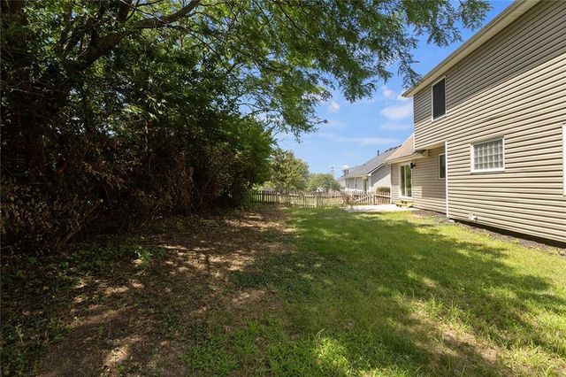 1400 SW Pacific Drive, Lee's Summit, MO 64081