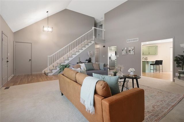 1400 SW Pacific Drive, Lee's Summit, MO 64081