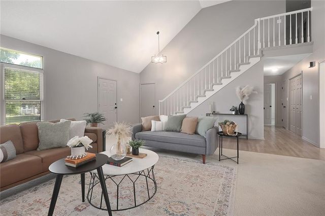 1400 SW Pacific Drive, Lee's Summit, MO 64081