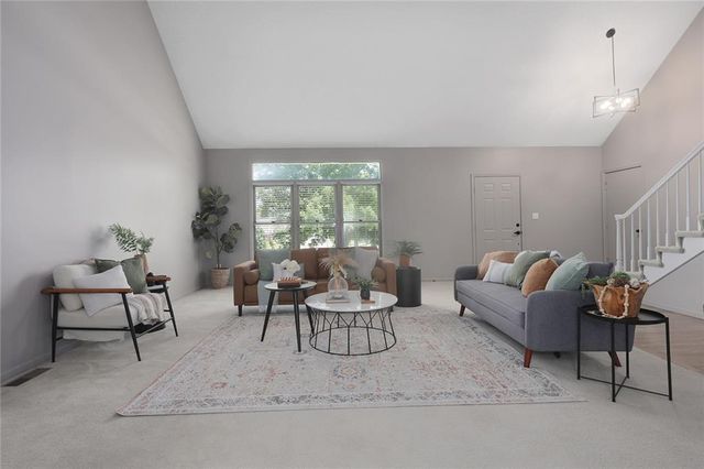 1400 SW Pacific Drive, Lee's Summit, MO 64081