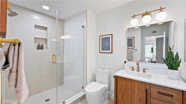 8 Evening Breeze, Irvine, CA 92603