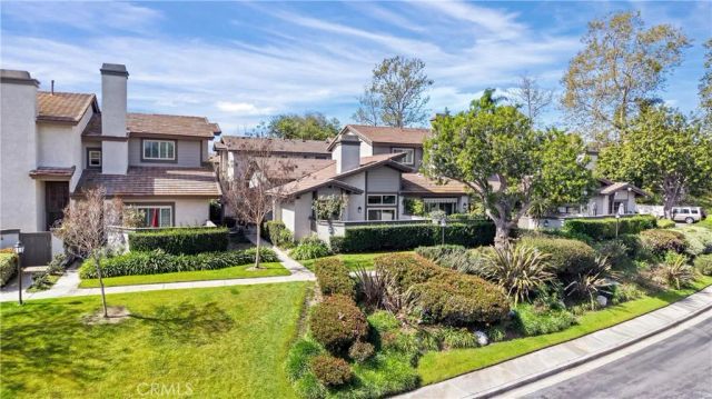 8 Evening Breeze, Irvine, CA 92603