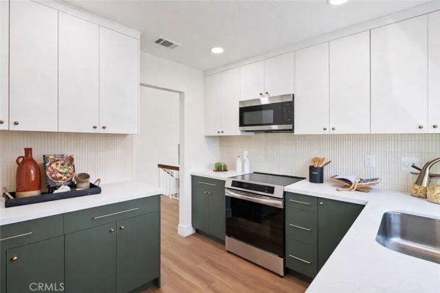 8 Evening Breeze, Irvine, CA 92603