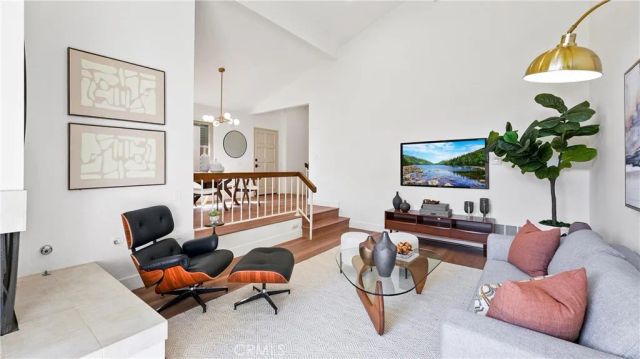 8 Evening Breeze, Irvine, CA 92603