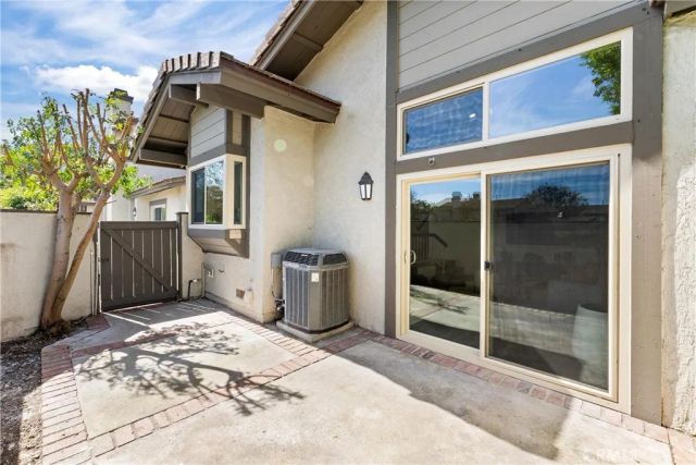 8 Evening Breeze, Irvine, CA 92603