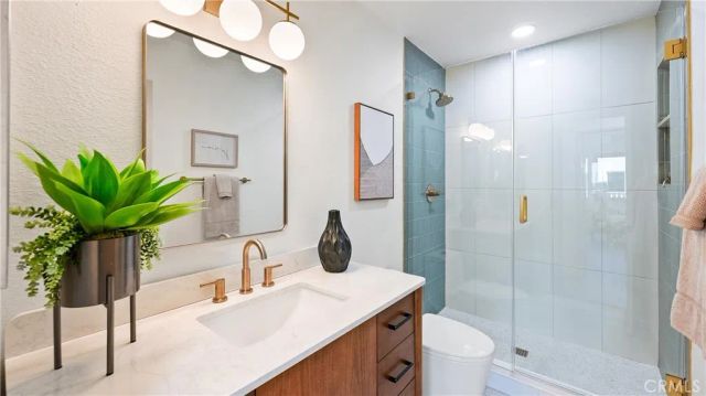 8 Evening Breeze, Irvine, CA 92603