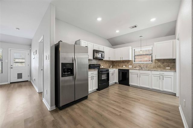 8002 W Red Oak Lane, Texas City, TX 77591