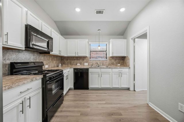 8002 W Red Oak Lane, Texas City, TX 77591