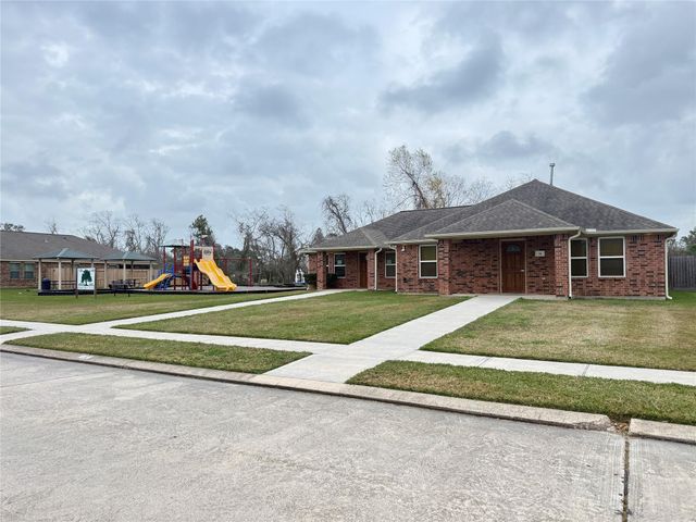 8002 W Red Oak Lane, Texas City, TX 77591