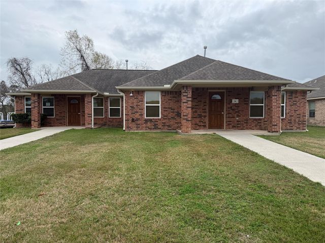8002 W Red Oak Lane, Texas City, TX 77591