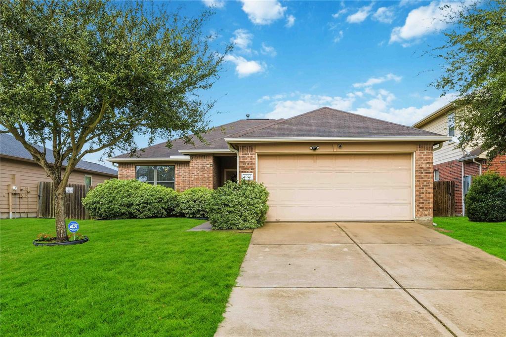 8002 W Red Oak Lane, Texas City, TX 77591