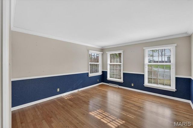 1 Glenkirk Lane, Glendale, MO 63122