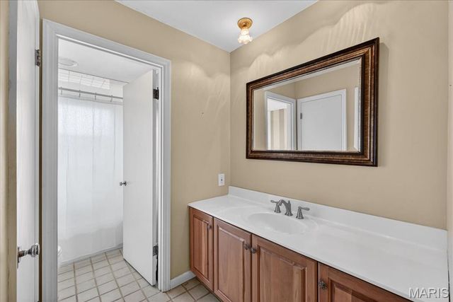 1 Glenkirk Lane, Glendale, MO 63122