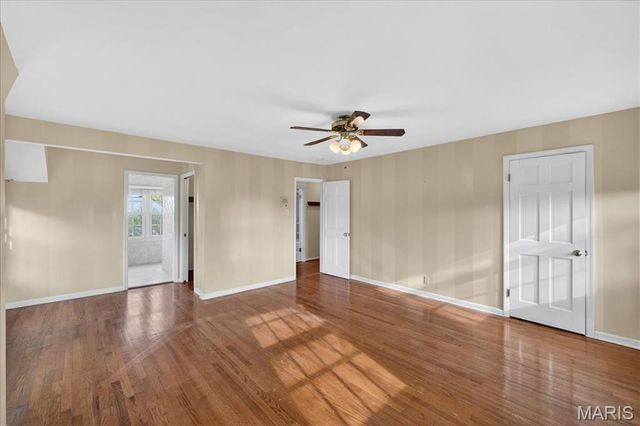 1 Glenkirk Lane, Glendale, MO 63122