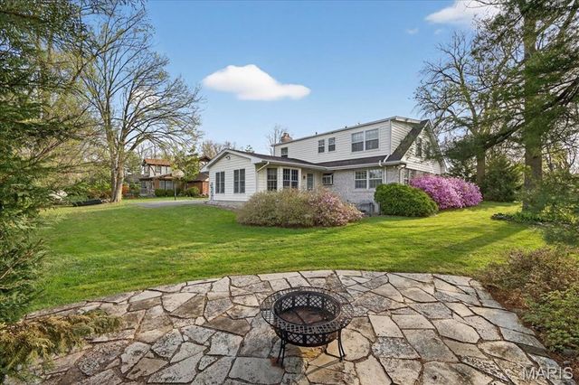 1 Glenkirk Lane, Glendale, MO 63122