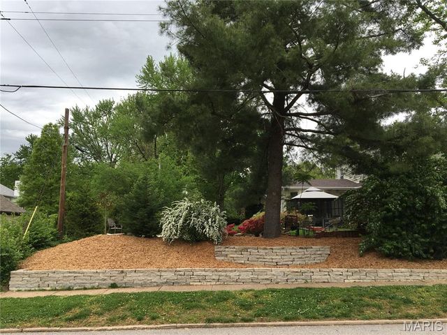 1 Glenkirk Lane, Glendale, MO 63122