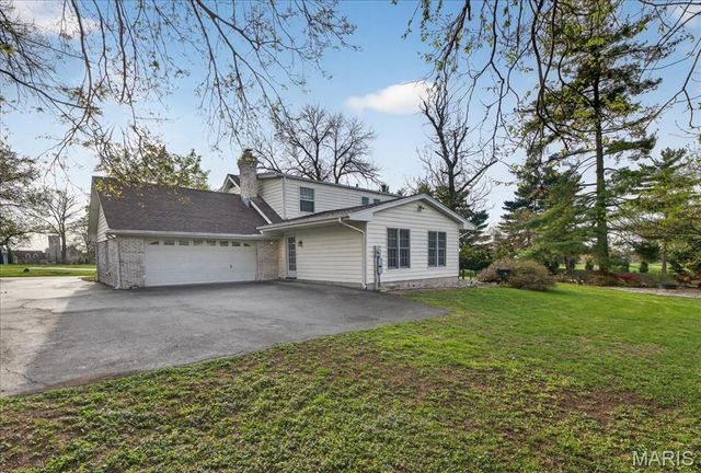 1 Glenkirk Lane, Glendale, MO 63122