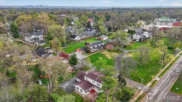 1 Glenkirk Lane, Glendale, MO 63122
