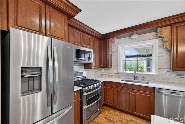 1 Glenkirk Lane, Glendale, MO 63122