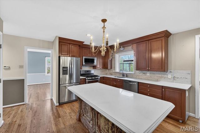 1 Glenkirk Lane, Glendale, MO 63122