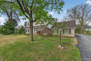 1 Glenkirk Lane, Glendale, MO 63122