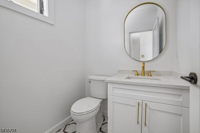 298 Main St A, Millburn Twp., NJ 07041