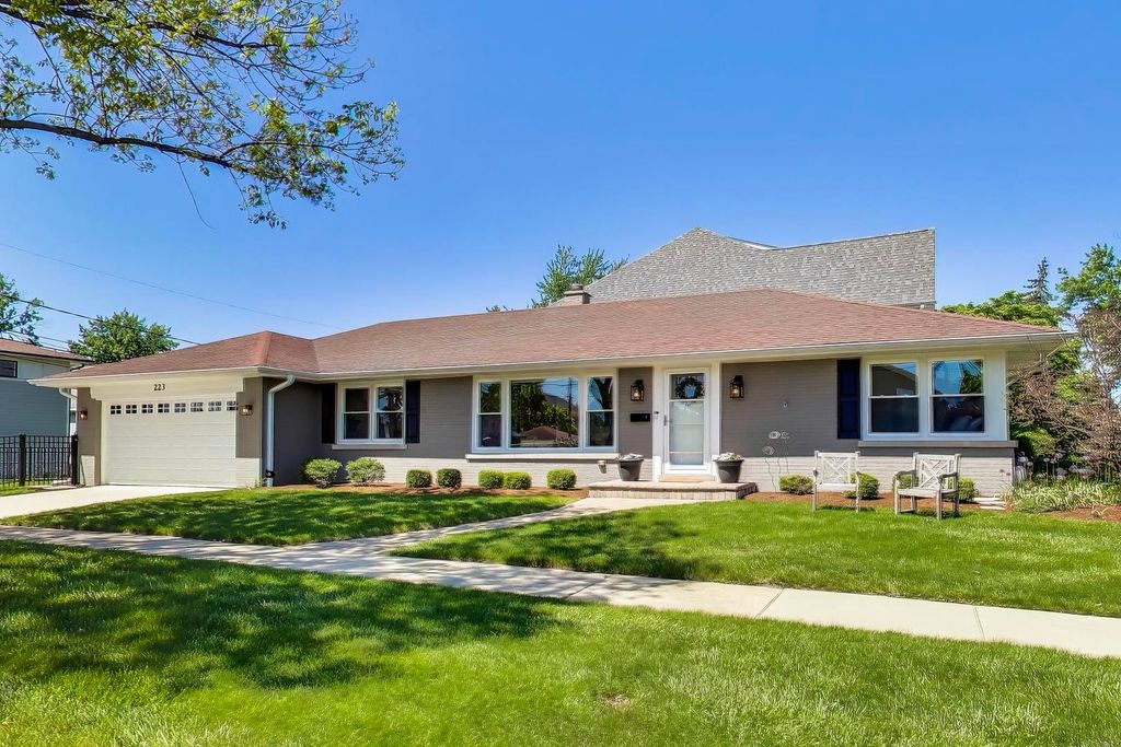 223 E Adams Street, Elmhurst, IL 60126
