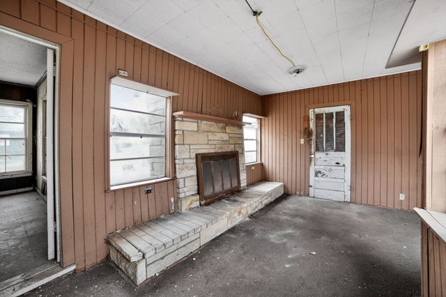 2519 Taylor Street, Commerce, TX 75428