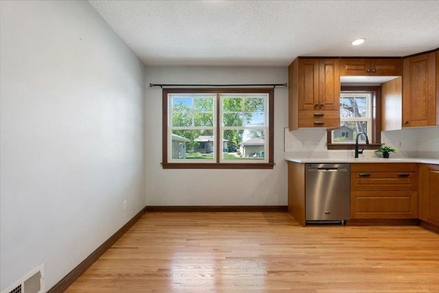 5817 Quail Avenue N, Crystal, MN 55429