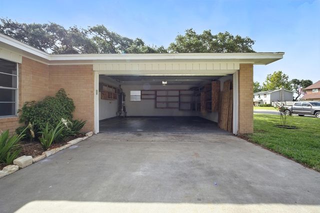 1522 W Palm, Aransas Pass, TX 78336
