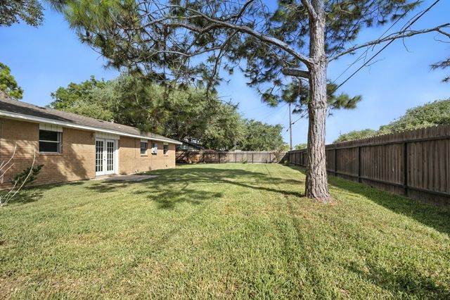 1522 W Palm, Aransas Pass, TX 78336