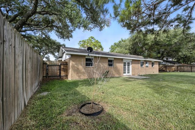 1522 W Palm, Aransas Pass, TX 78336