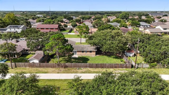 1522 W Palm, Aransas Pass, TX 78336