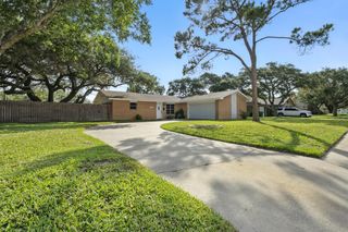 1522 W Palm, Aransas Pass, TX 78336