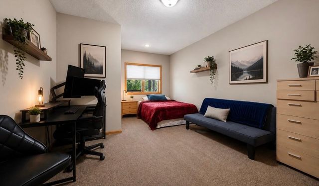 8150 9th Street Place N, Oakdale, MN 55128